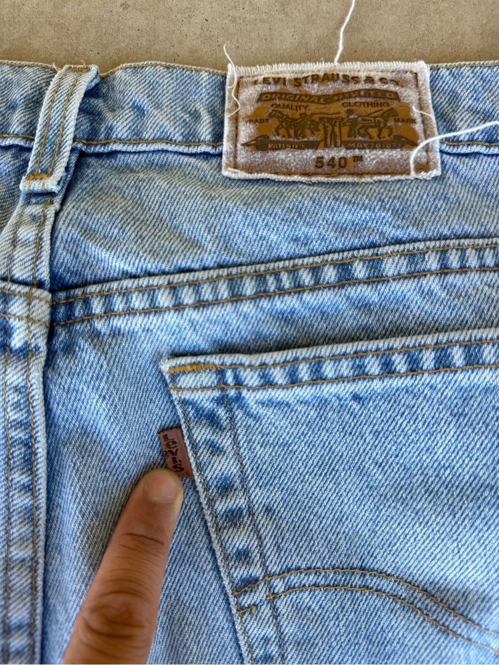 Vintage Levi’s 540 Relaxed Fit Light Wash Jeans – W40 L32